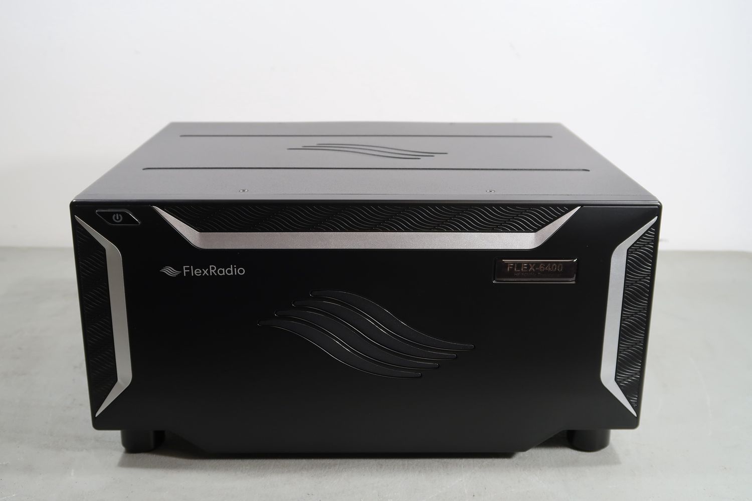 U18989 Used FlexRadio FLEX-6400 SDR HF/50 MHz Transceiver w/ ATU