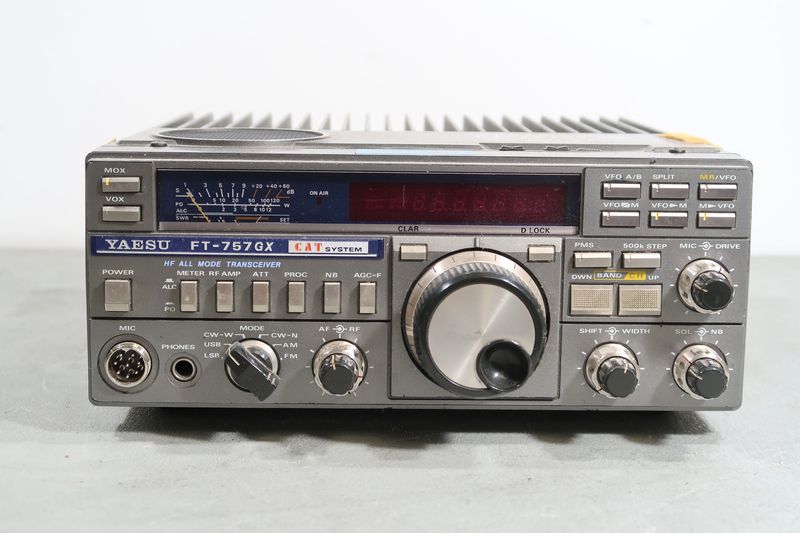 YAESU FT757SX 100W HFトランシーバー Yaesu FT-757GX YAESU | Transceiver - HF SX FT-757SX and FT Radio