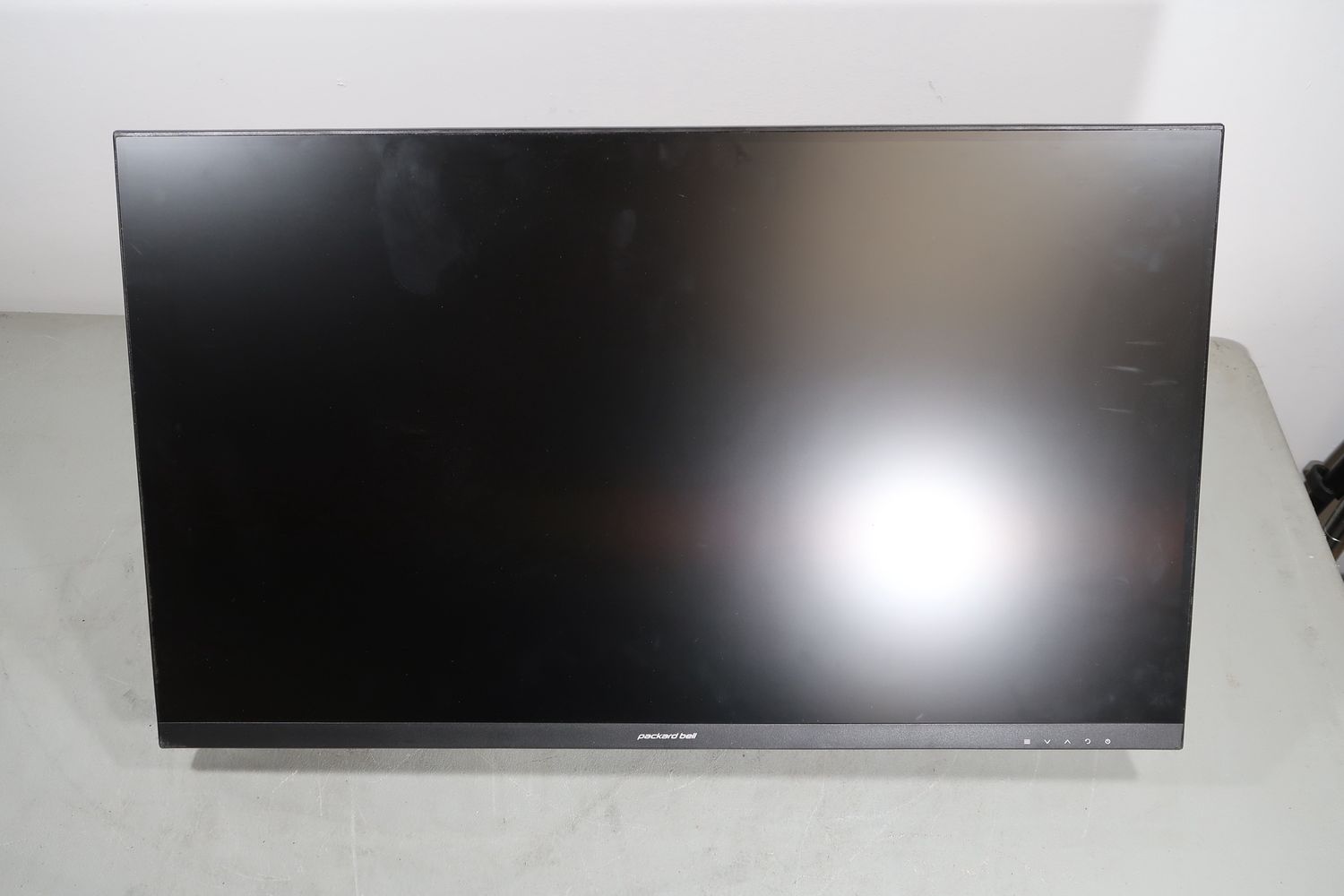 U19035 Used Packard-Bell M27200-2 Mountable 27" LED Monitor