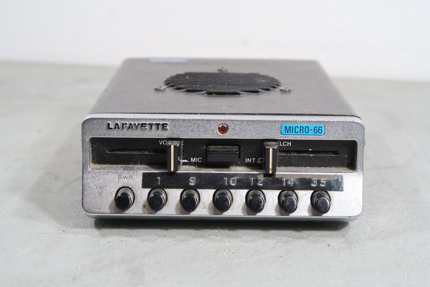 U19060 AS IS Untested Lafayette Micro-66 Compact 6-Channel CB Radio