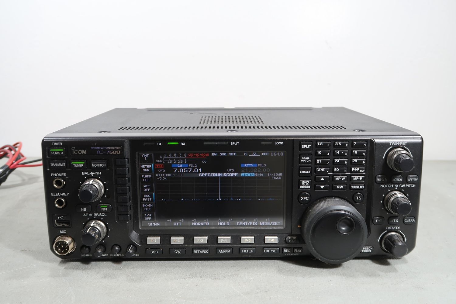 U19135 Used ICOM IC-7600 Amateur HF/ 50MHz Transceiver w/ New Mic &amp; Power Cord