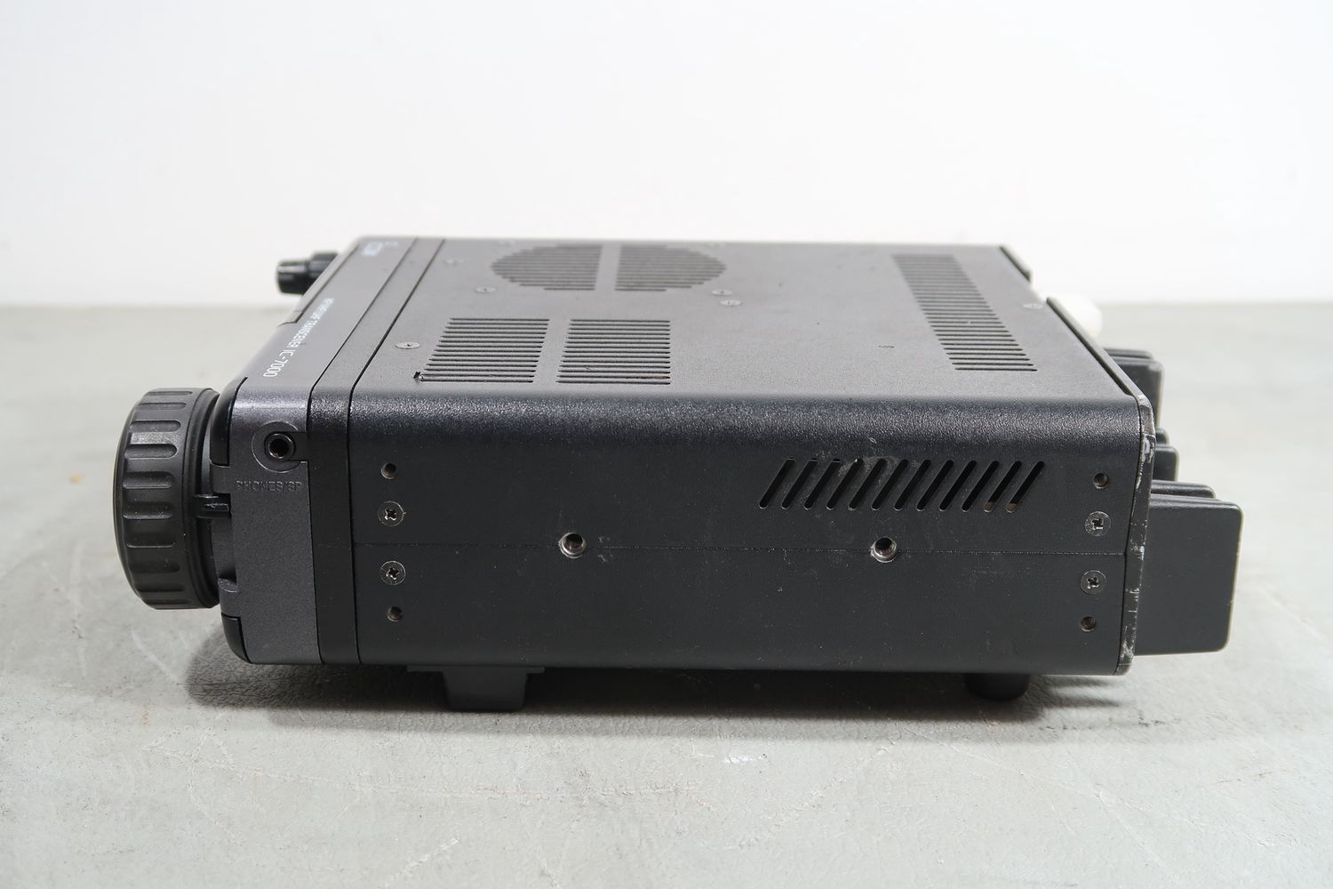 U19153 Used Icom IC-7000 HF/VHF/UHF All-Mode Transceiver