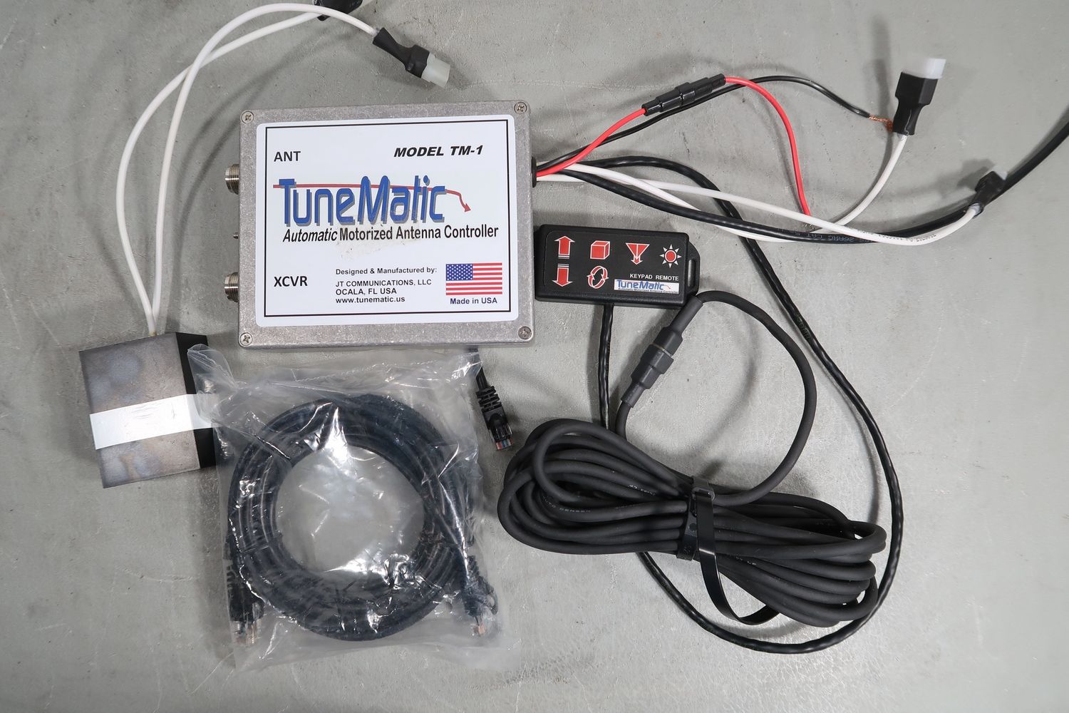 U19160 Used Diamond SD330 &amp; Tunematic Screwdriver Antenna w/ Controller &amp; Icom Accessories