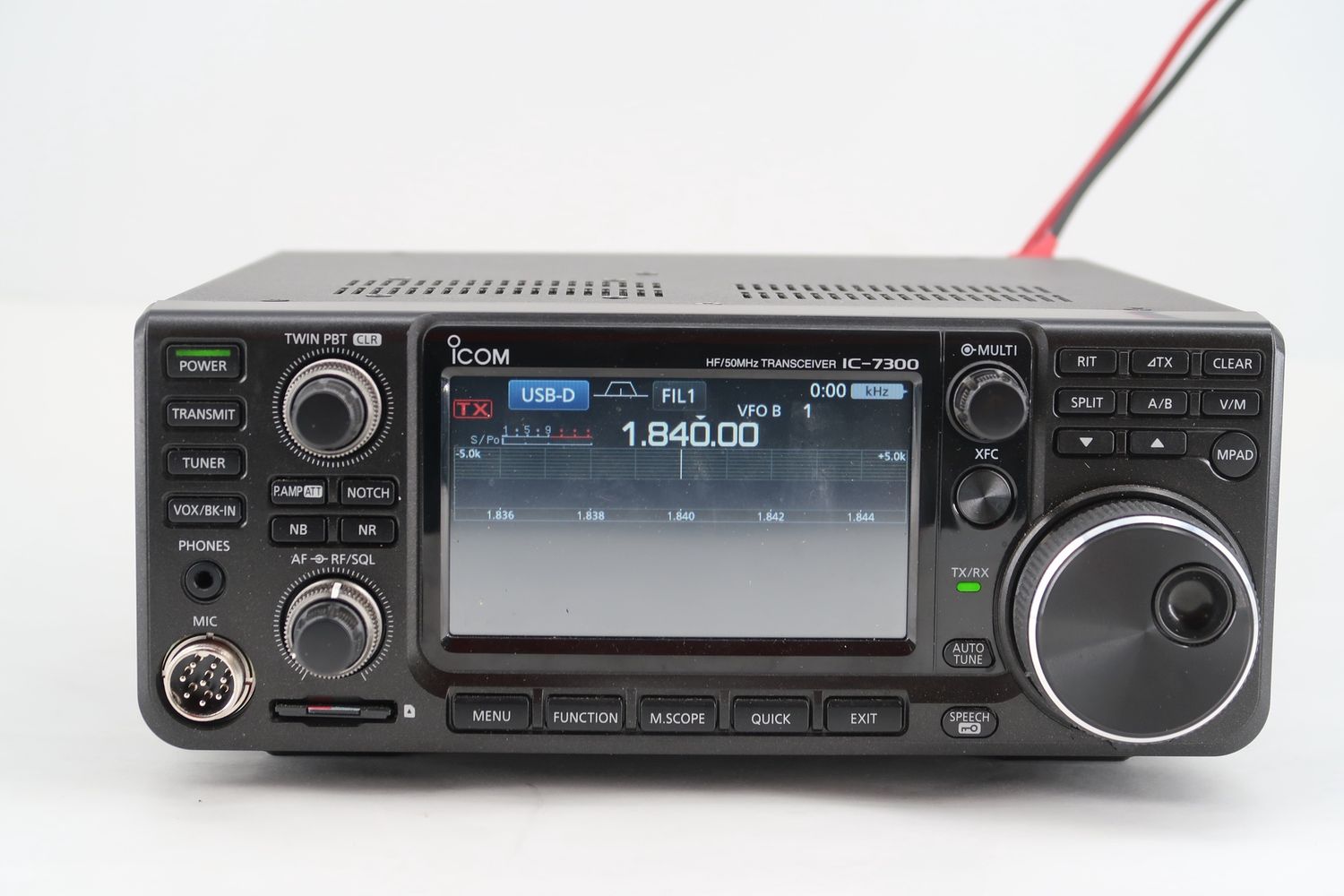 U19215 Used ICOM IC-7300 HF/50MHz Transceiver w/ Apache 4800 Case