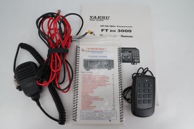 U19231 Used Yaesu FTDX-3000 HF/50MHz Transceiver w/ Extras