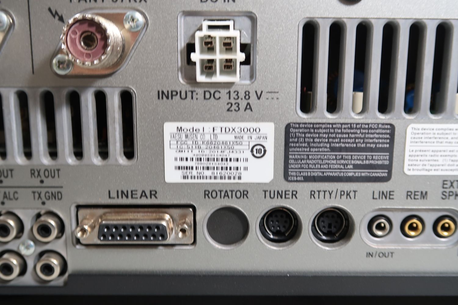 U19231 Used Yaesu FTDX-3000 HF/50MHz Transceiver w/ Extras