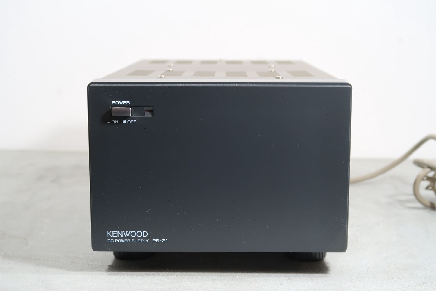 U19265 Used Kenwood PS-31 DC 120V Power Supply