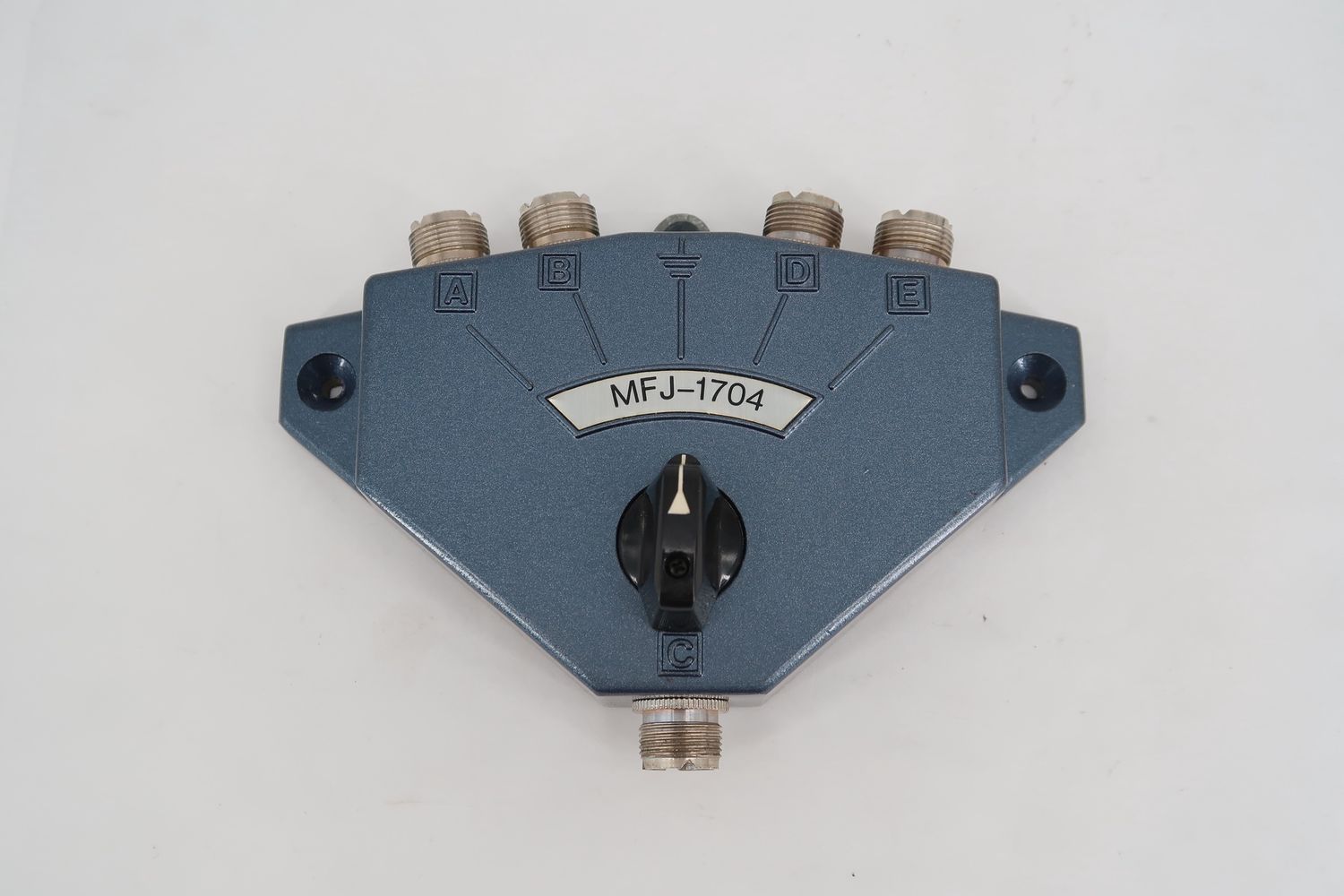 U19282 Used MFJ-1704 Coax Switch/Surge Protector