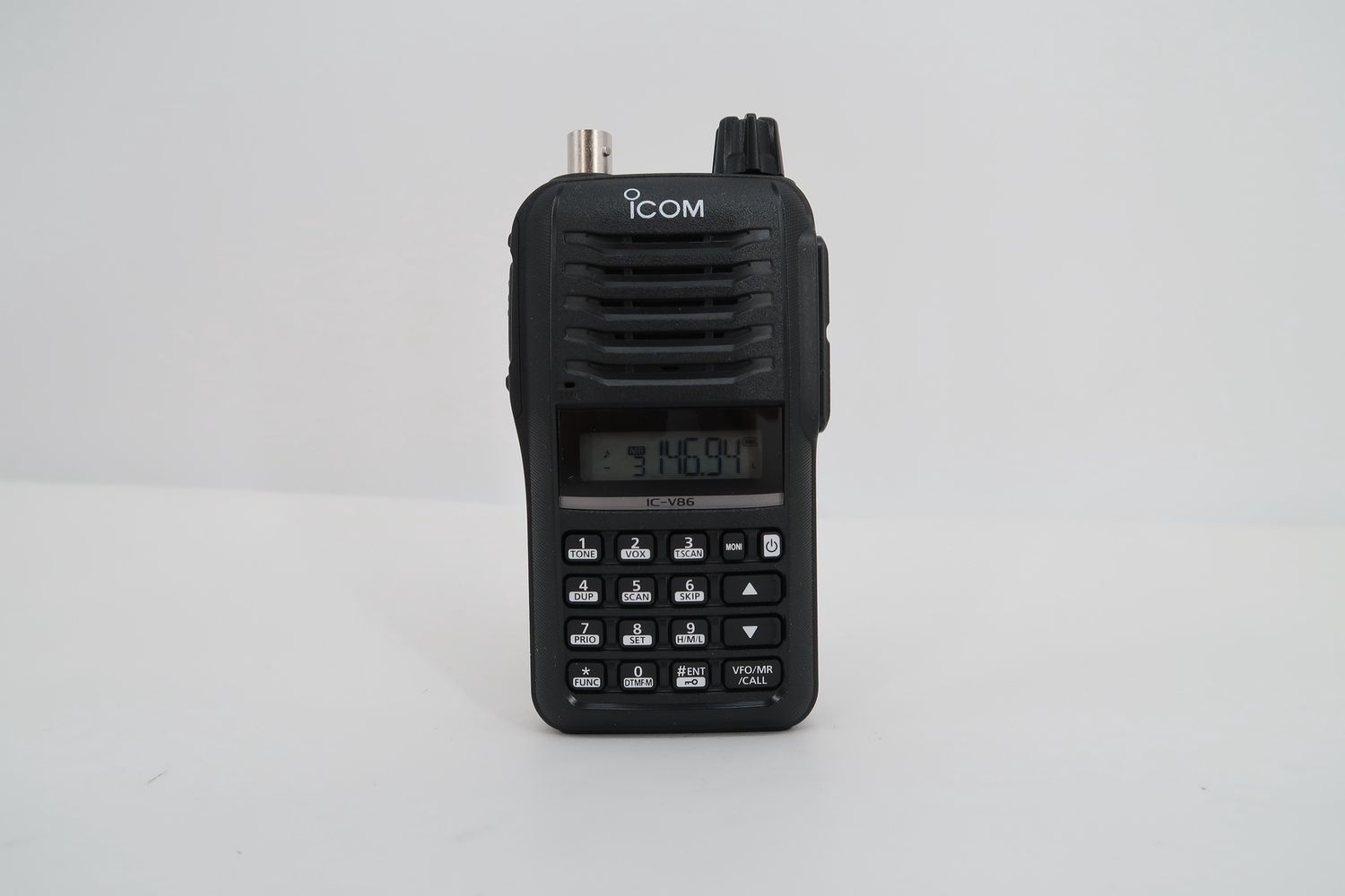 U19304 Used Icom IC-V86 Handheld VHF Transceiver w/ Extra Battery