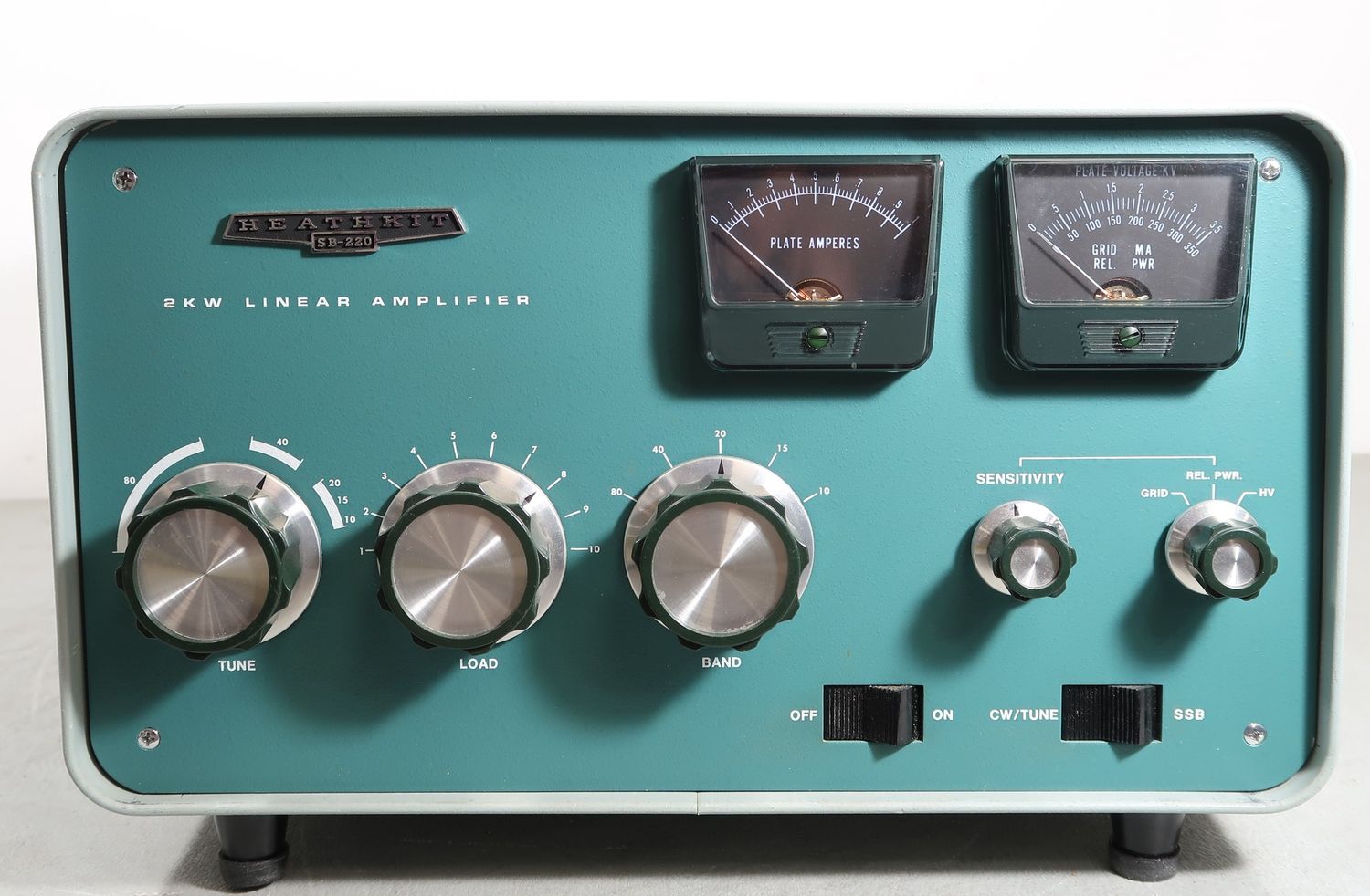U19329 Used Heathkit SB-220 Vintage 2KW Linear Amplifier. Weak Tubes