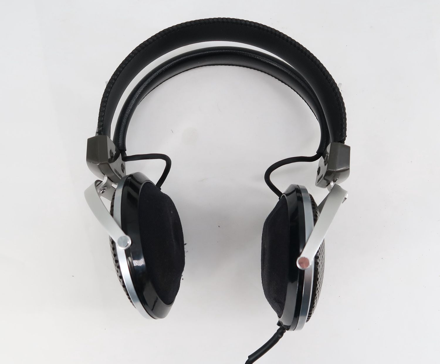 U19359 Used Kenwood HS-5 8 Ohm Wired Headphones