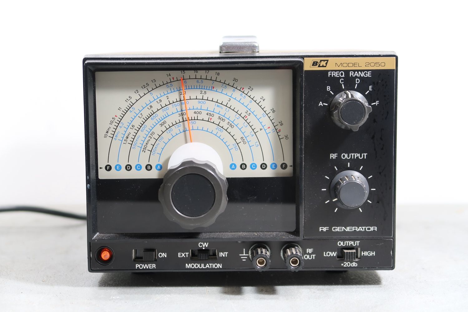 U19410 Used B&amp;K Precision Model 2050 RF Signal Generator