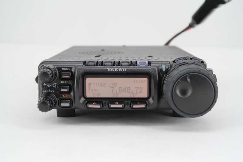 U19539 Used Yaesu FT-857D HF/VHF/UHF All-Mode Transceiver w/ YSK-857