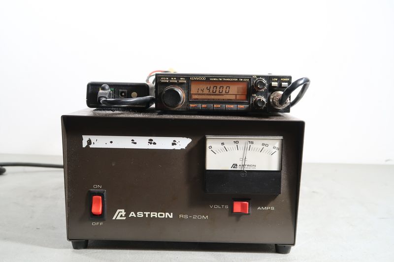 U19678 Used Kenwood TM-221A & Astron RS-20M Radio & Power Supply