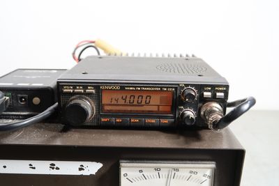U19678 Used Kenwood TM-221A & Astron RS-20M Radio & Power Supply