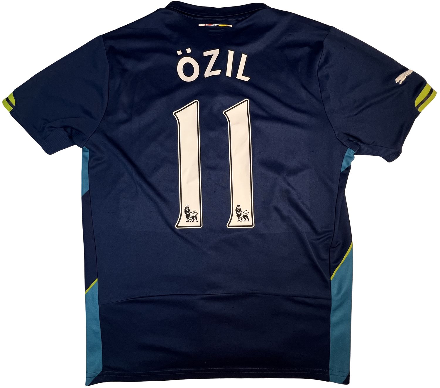 2014/15 Arsenal Puma Away Jersey #11 Ozil Size Large