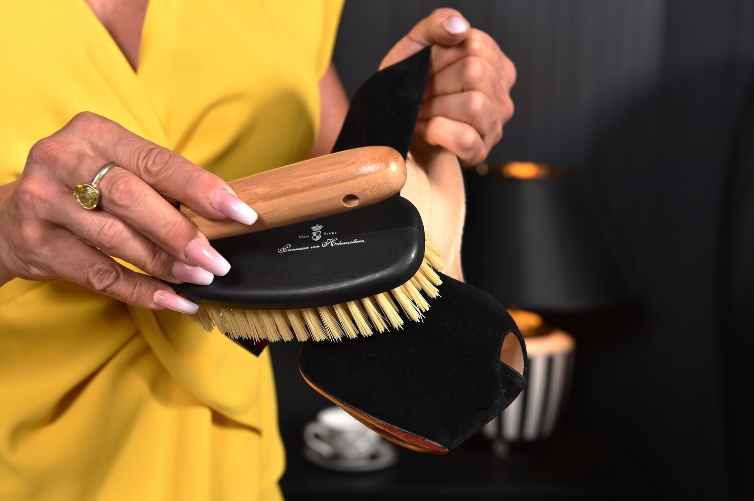 Scrubbing brush/ CleaningArticles
Waschbürste Bambusgriff