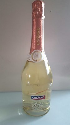 Cinzano Asti Spumante DOCG  Schaumwein .  Italien - Piemont - Asti e Moscato d&#39;Asti DOCG / Cinzano