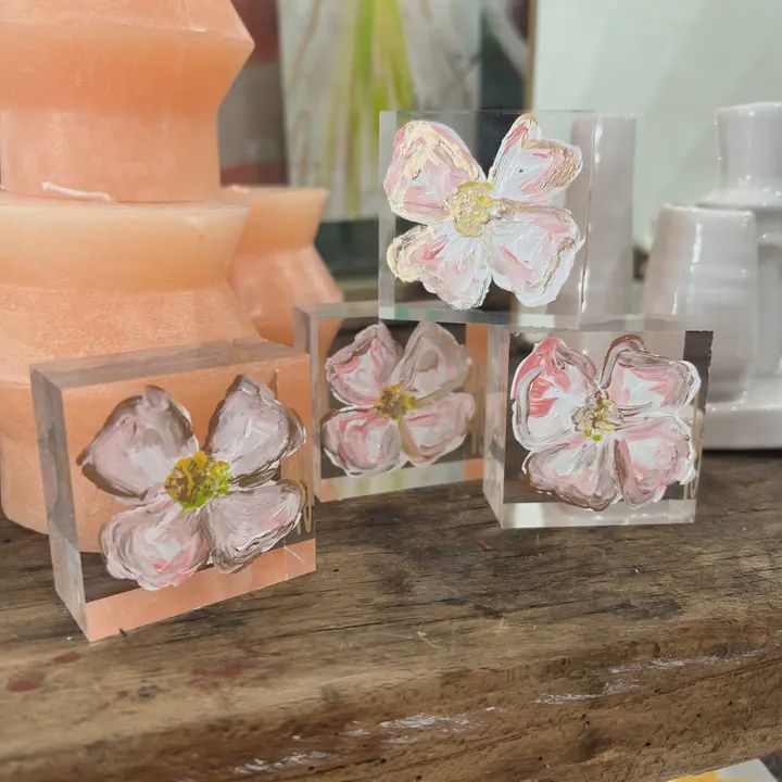 Lucite Dogwood Block