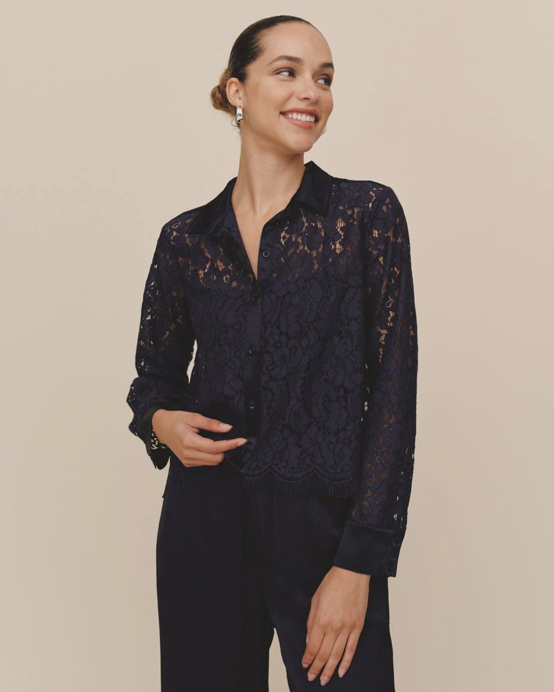 LACE CONTRAST BUTTON DOWN, COLOR: MIDNIGHT SKY, Size: XS