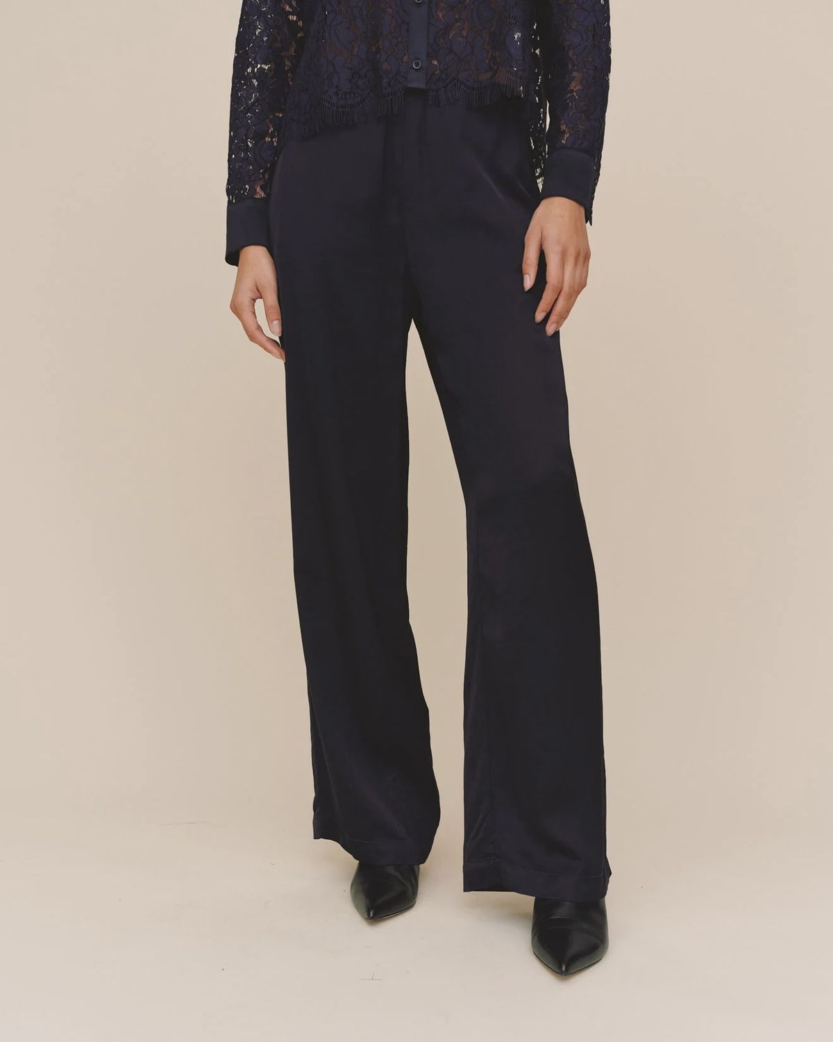 SLEEK CLEAN WIDE LEG PANT
