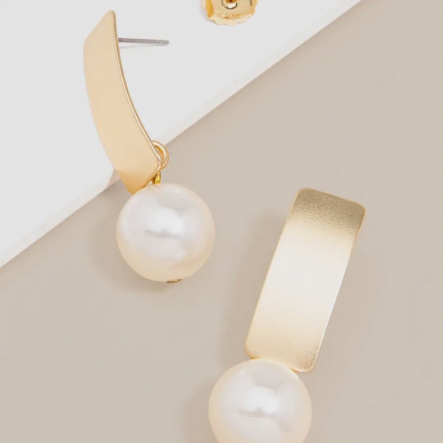 METAL PEARL DROP EARRING