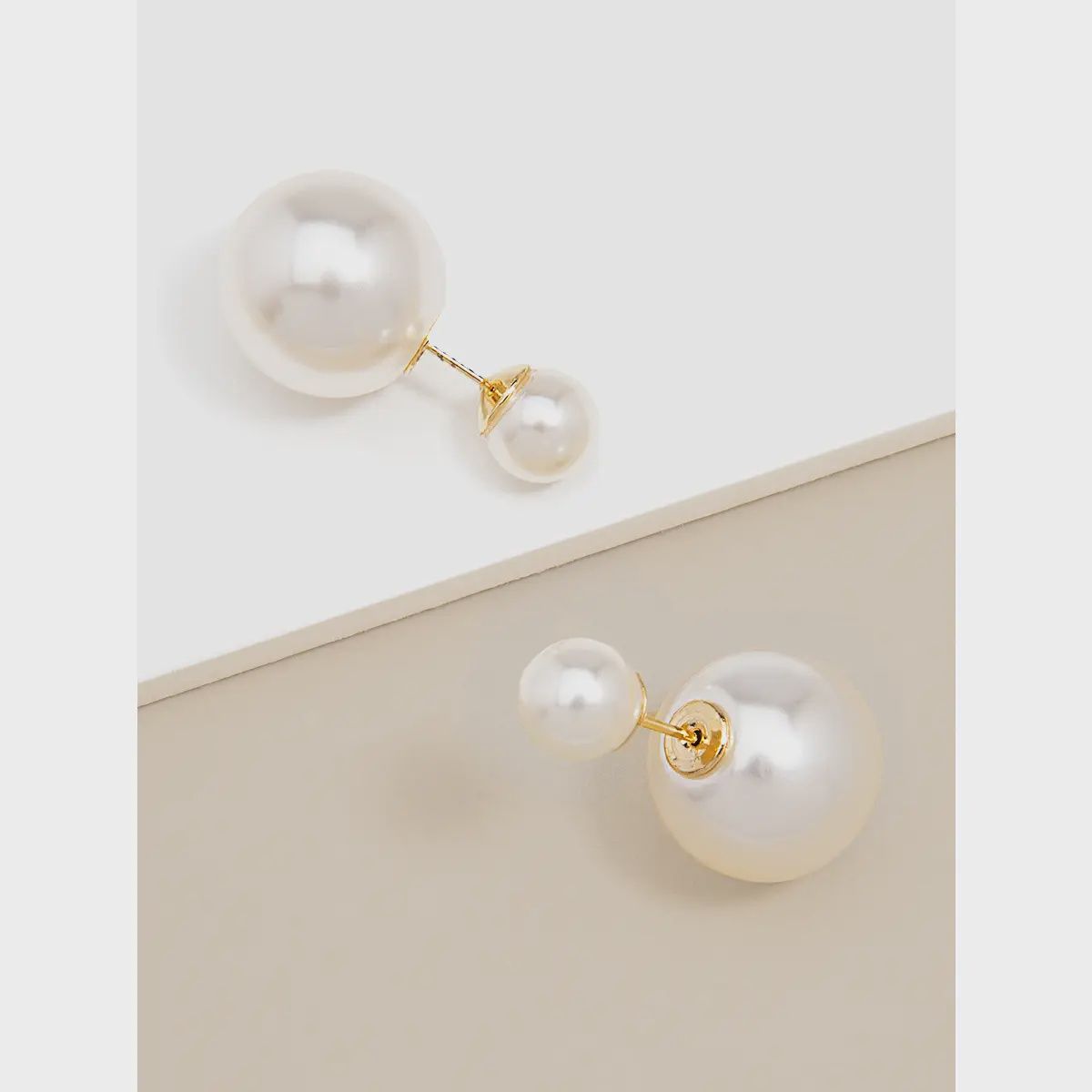 IT TAKES TWO PEARL EARRING