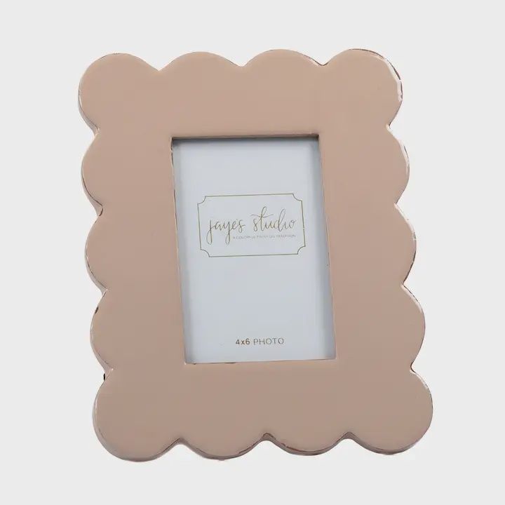 Gracie Scalloped Photo Frame