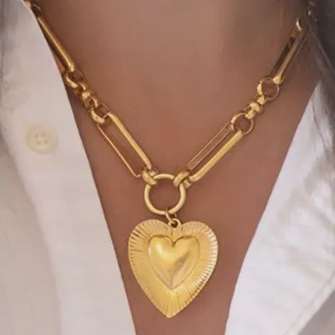 Chunky Etched Heart Necklace