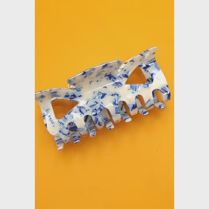 Toile Pattern Claw Clip