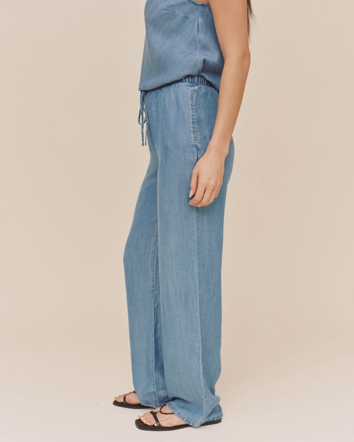 Wide Leg Drawstring Pant