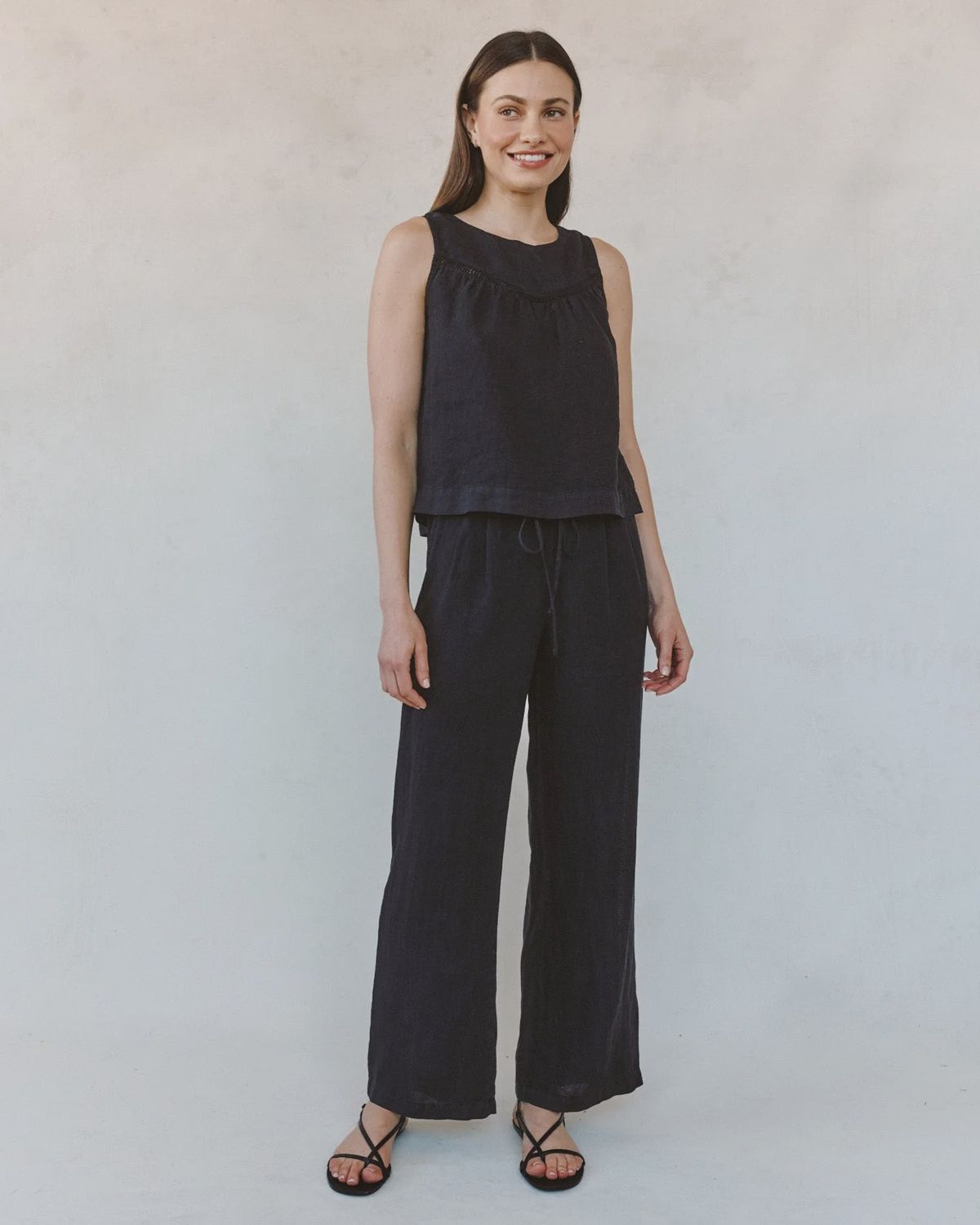 Sleeveless Trimmed Yoke Seam Top