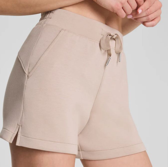 AirEssentials Short