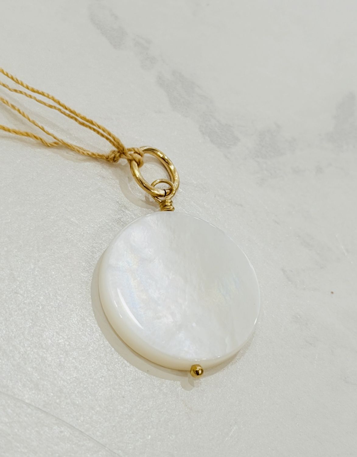 Mother Of Pearl Smooth Circle Charm
