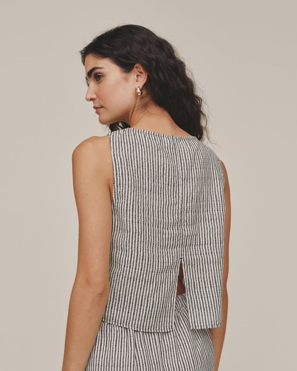 Sleeveless Boat Neck Split Back - Hatch Stripe, COLOR: Hatch Stripe, Size: XS
