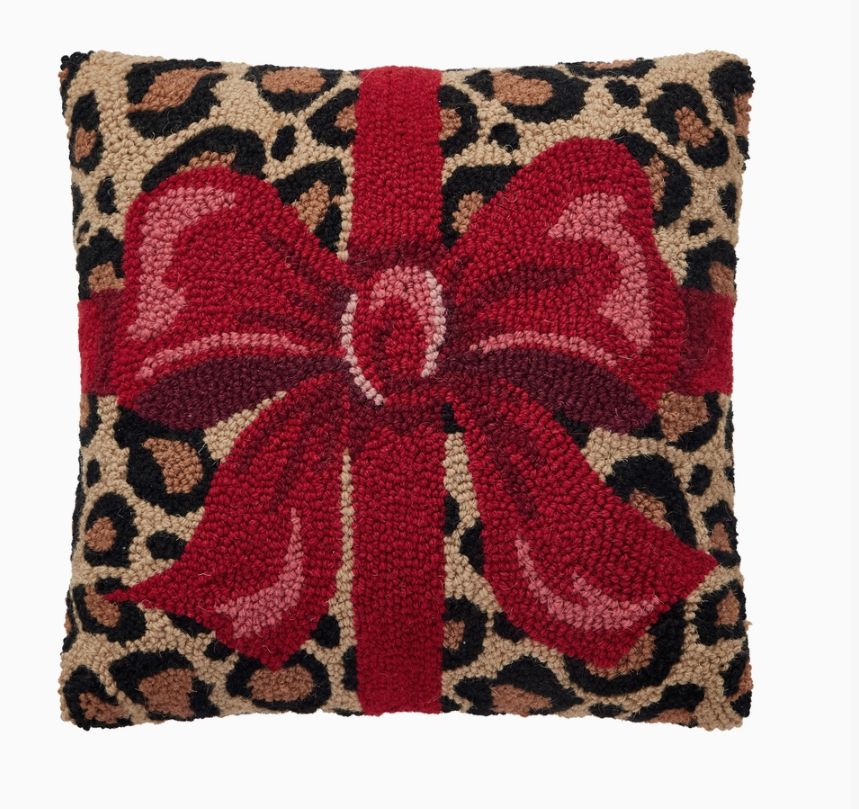 Leopard Present Hook Pillow