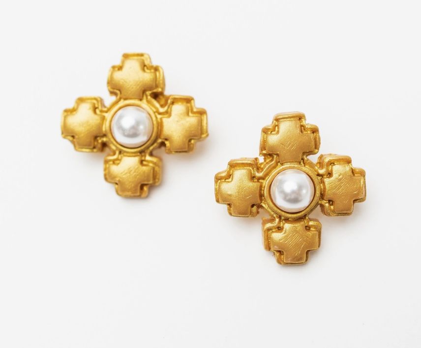 Becky Pearl Studs