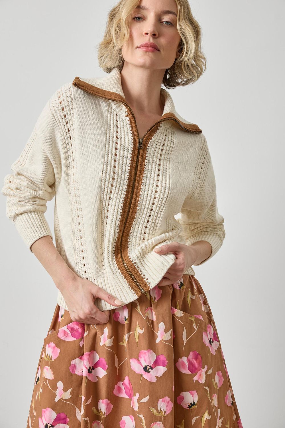 Contrast Collar Zip Cardigan, COLOR: Rope, Size: S