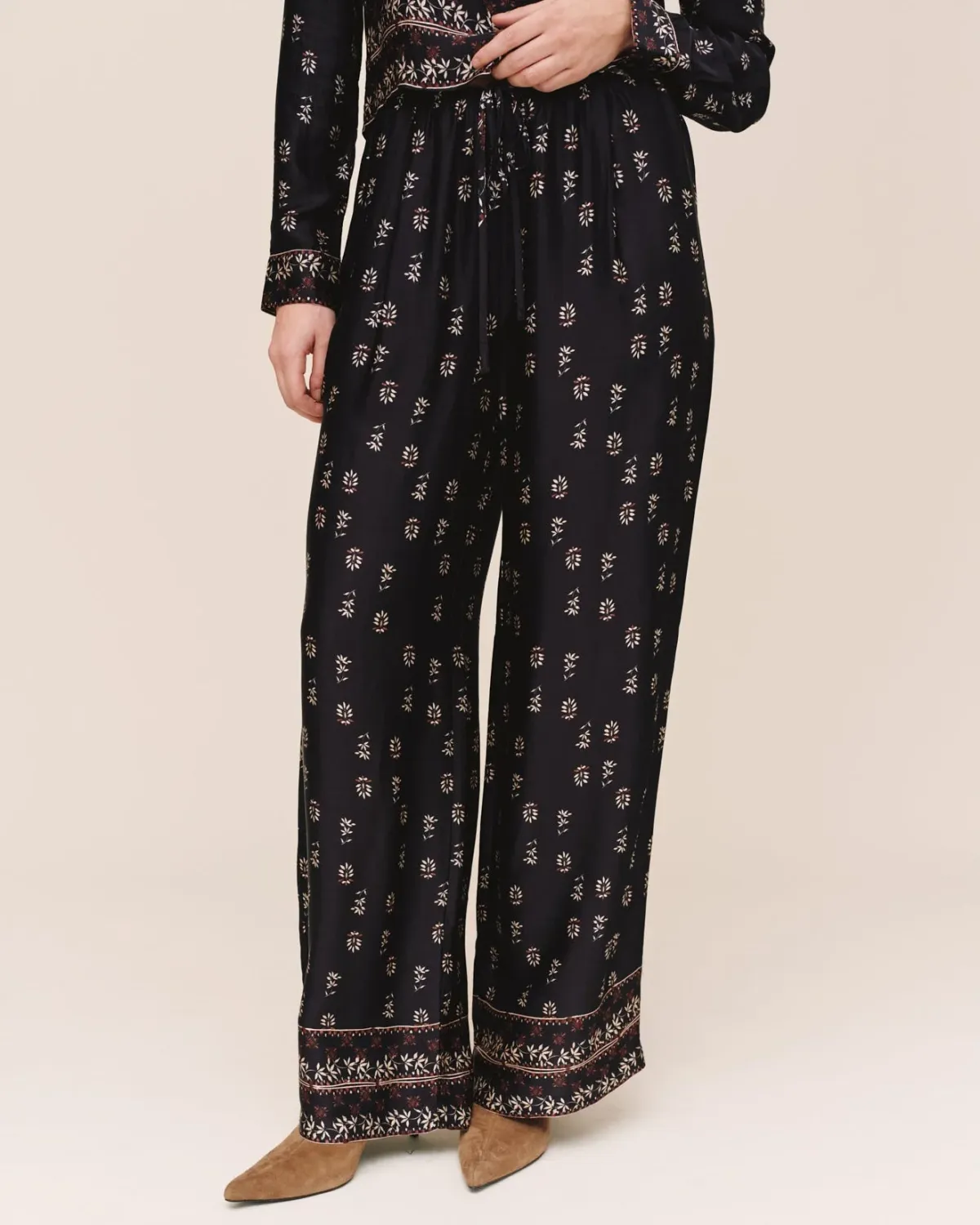 Single Pleat Wide Leg Border Pant, COLOR: Floral Border Print, Size: XS
