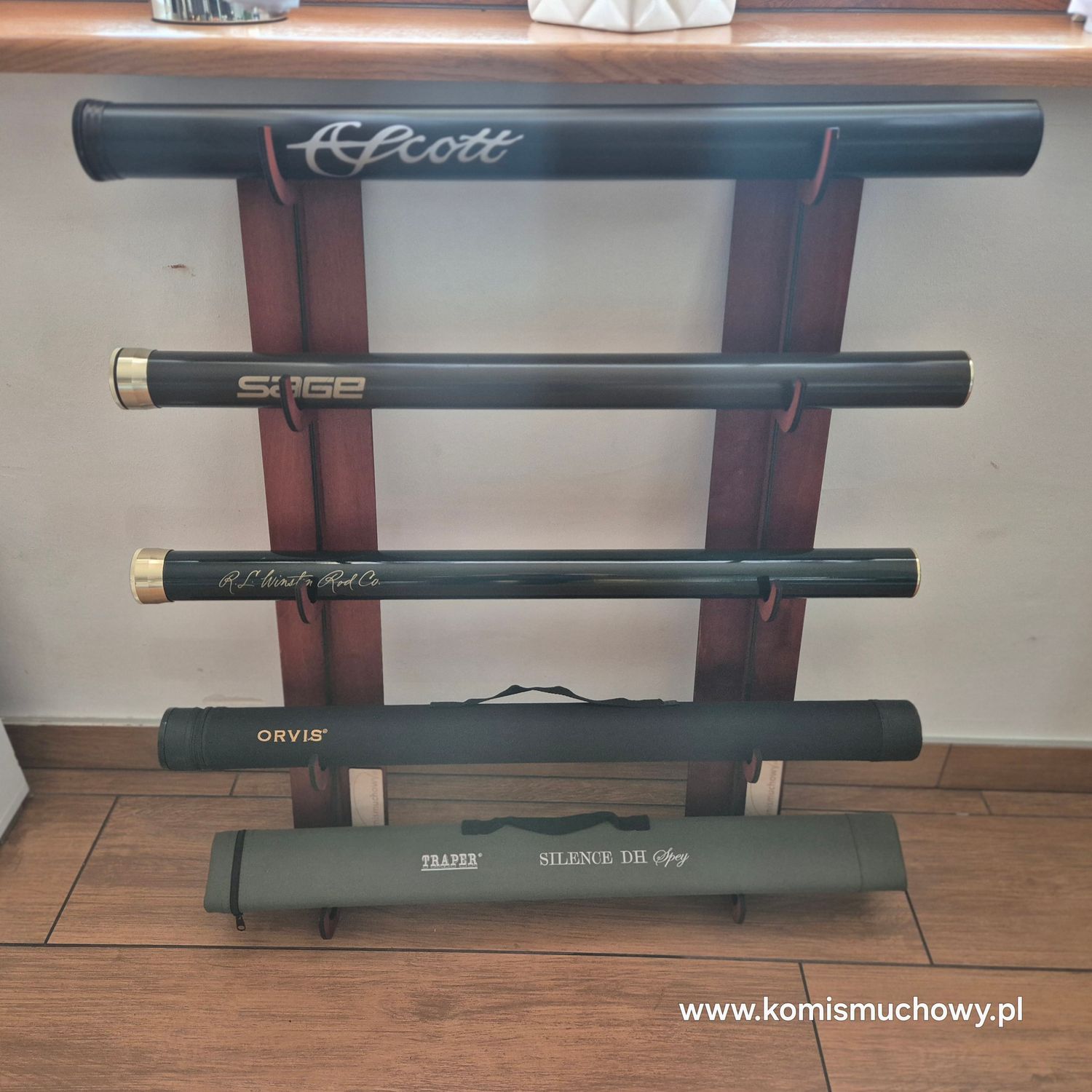 Wieszak na 5 wędek muchowych