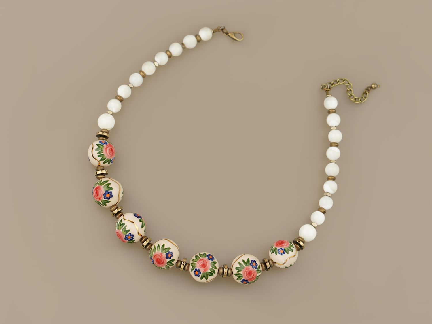 Намисто "Засніжені квіти"