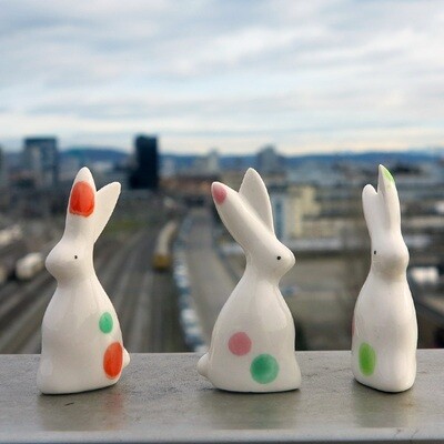 Stadthasen aus Keramik