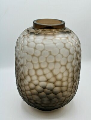 Carved glass vase, light brown, klein