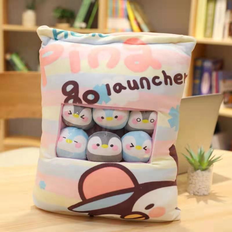 CUTE PENGUIN CUSHION W/MASCOTS