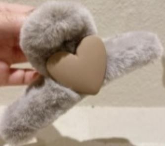 Hair claw Fluffy Grey with Brown heart