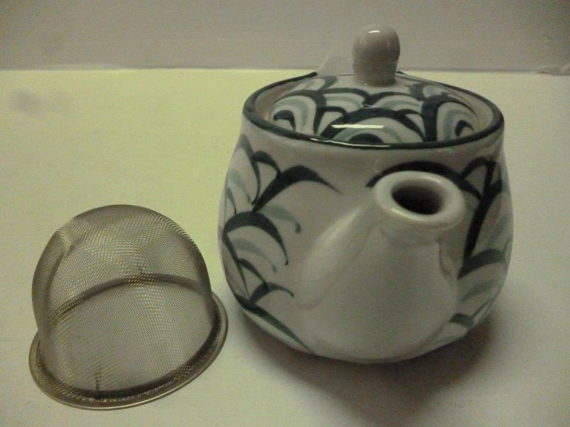 Porcelain Teapot with tea strainer@海外高額 青海波ポット(網付)　海外用