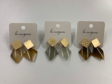 earring@ダイヤ型アクリルピアス