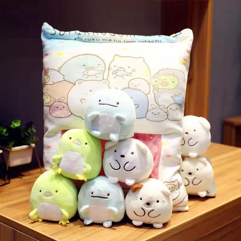 SUMIKKO GURASHI CUSHION W/MASCOTS