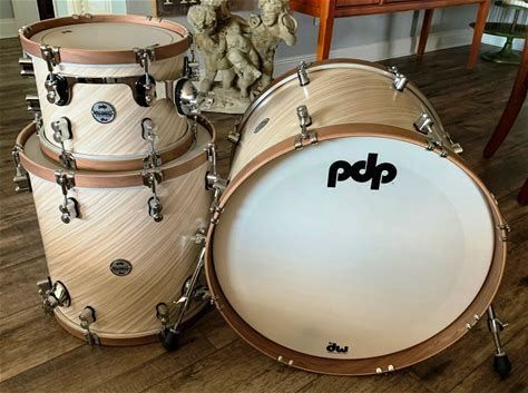 PDP 3 PC CONCEPT MAPLE LIMITED EDITION TWISTED IVORY DRUM KIT