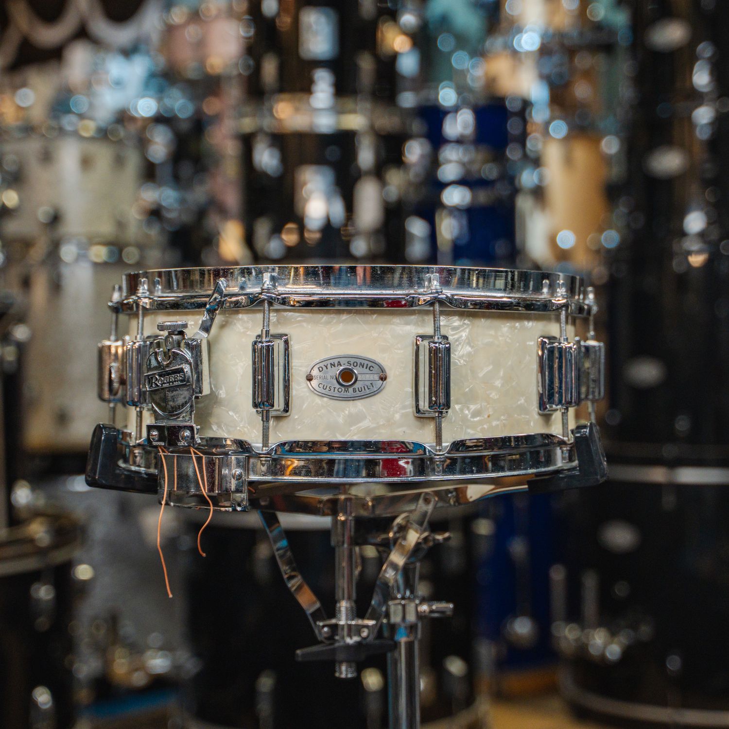 Rogers Vintage Dyna-Sonic Wood Snare Drum – 14" x 5" – White Marine Pearl – Late 1960s